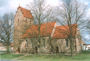 Blick zur Prießener Kirche