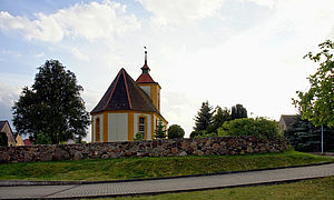 Blick zur Dreskaer Kirche